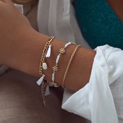Gänseblümchen-Set mit Ohrsteckern und Armband