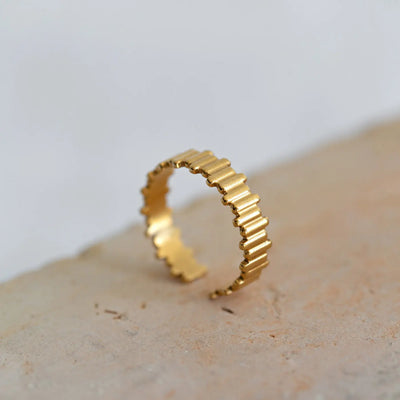 Cleo – Skulptur verstellbarer Ring aus Edelstahl