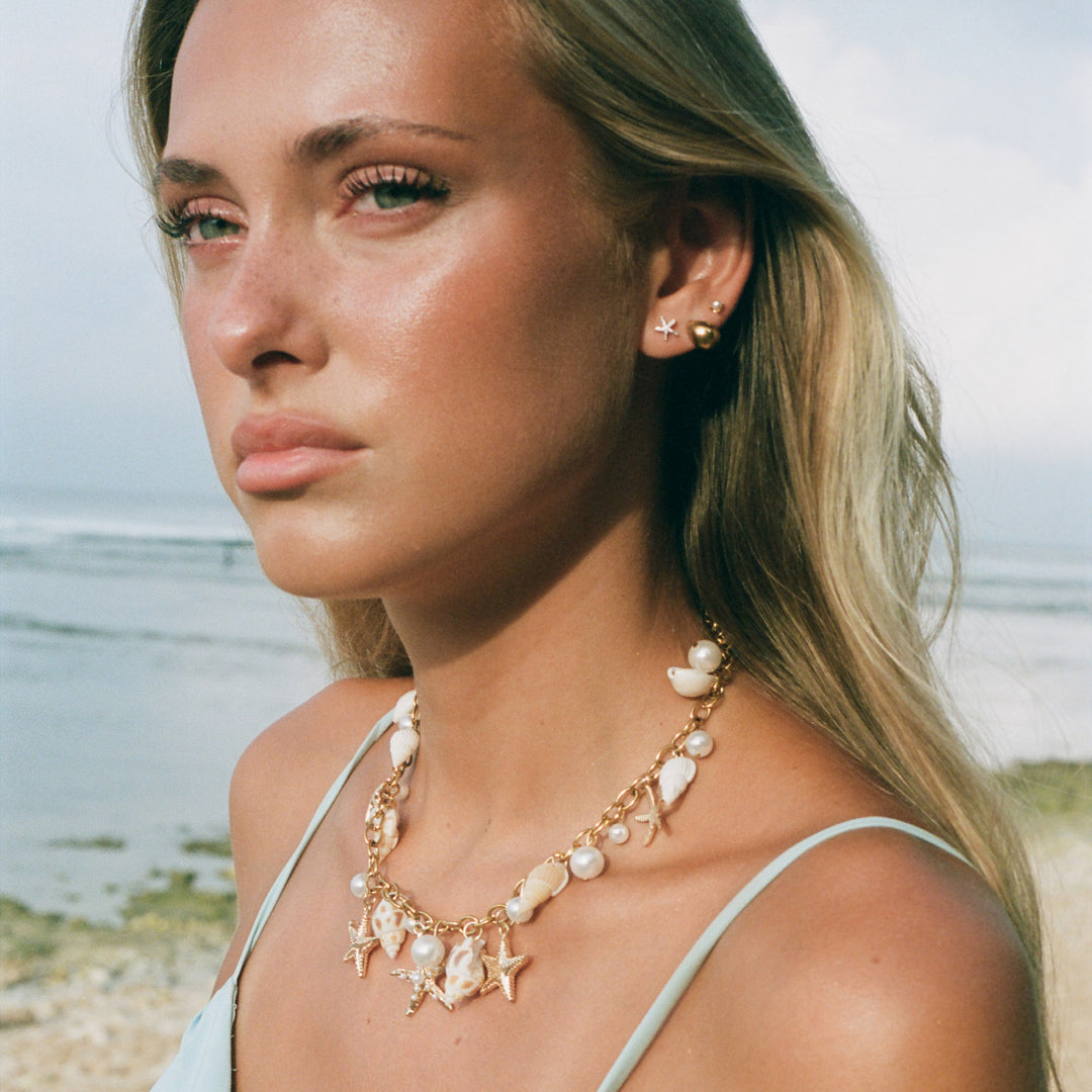 Nora - Shell Charm Necklace
