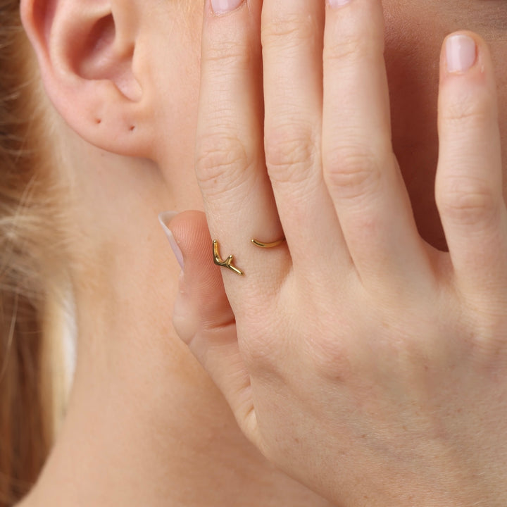 Janna - Zarter Zweig-Ring aus Edelstahl