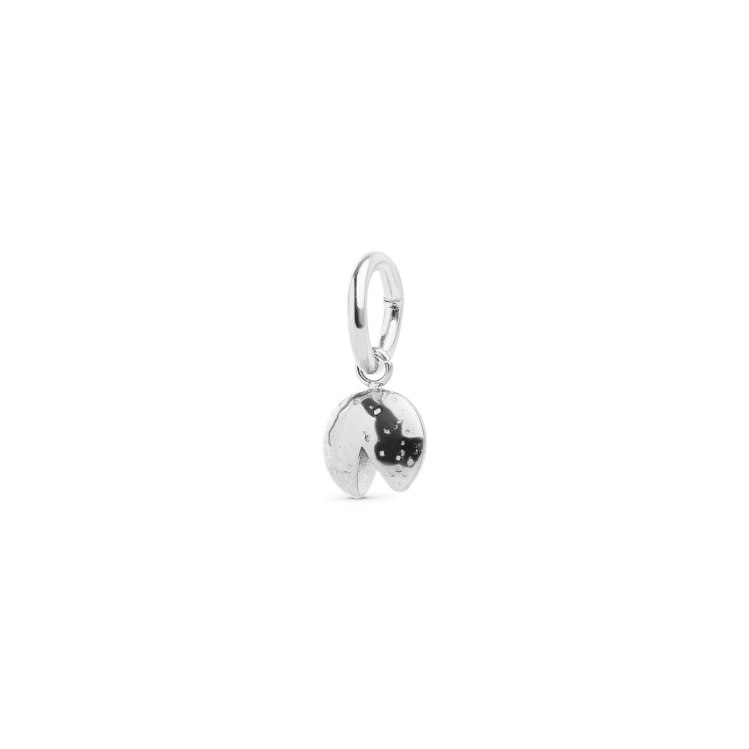 Minoo - Charm en forme de biscuit porte-bonheur en acier inoxydable