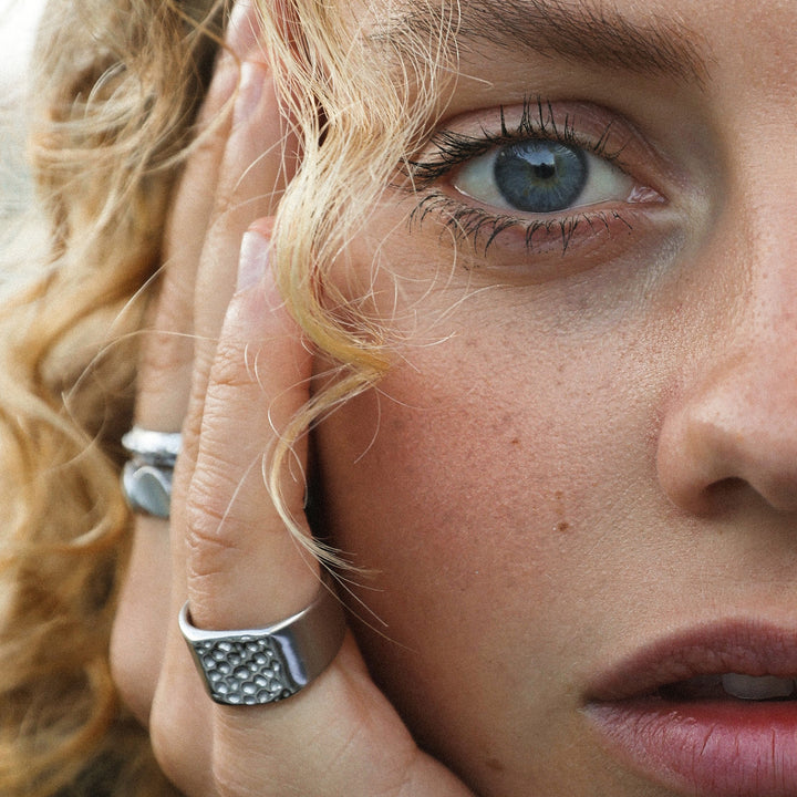 Blythe – Signet Ring in Stainless Steel | Timi of Sweden