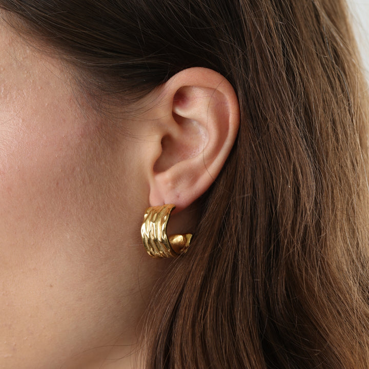 Magela – organic earrings in stainless steel, gold | Timi of Sweden