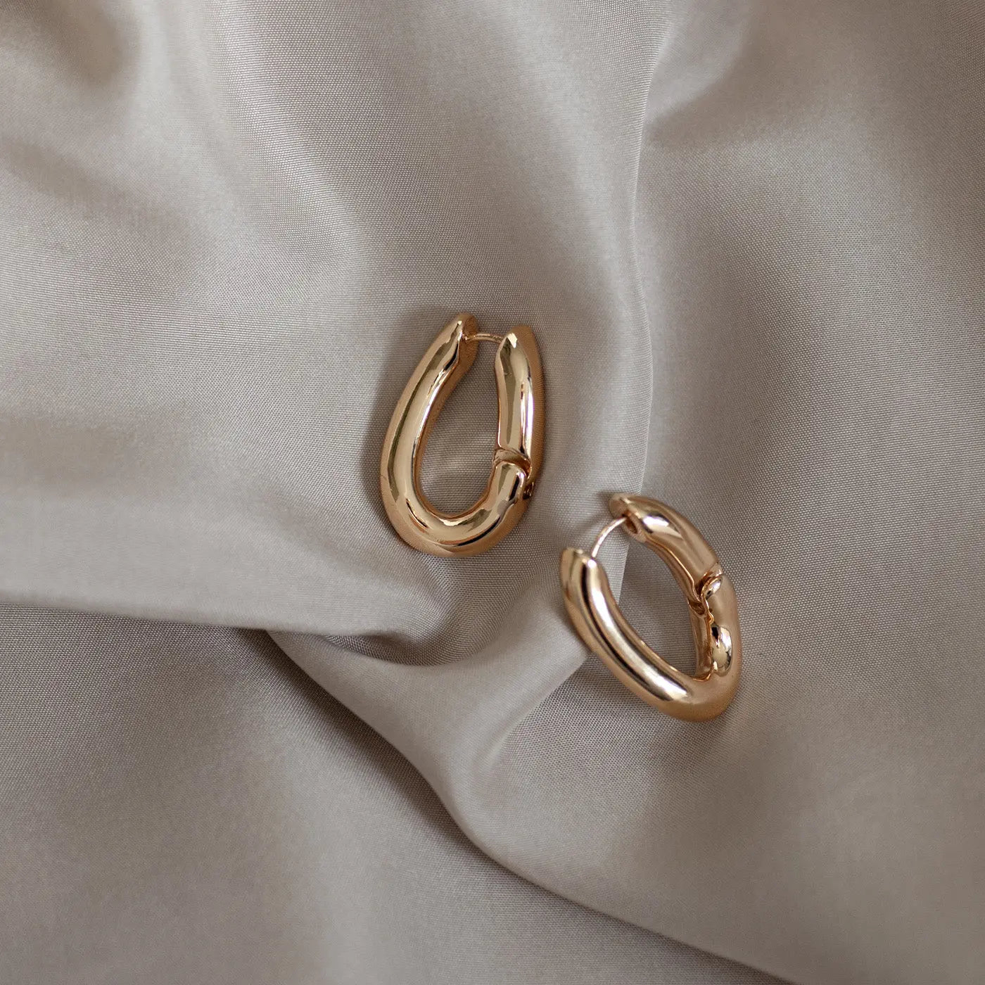 Asymmetrische Creolen - Gold