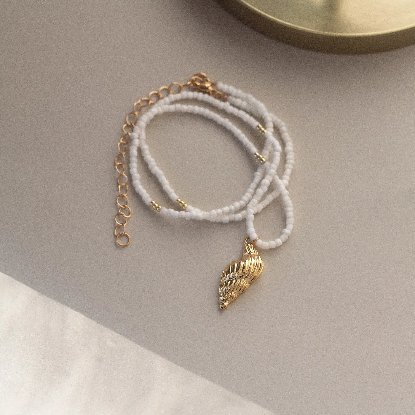 Ellie - Muschelkette mit weißen Perlen