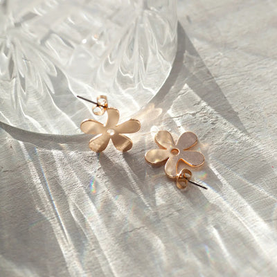 Melina - Flower Stud Earrings